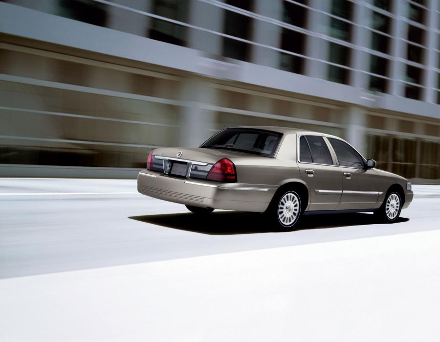  Mercury Grand Marquis 2005 года  (фото 23 из 30)